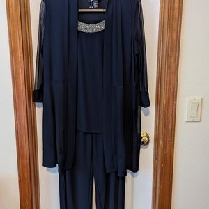 Women's Elegant 3 Piece Pant Suit, Size 14